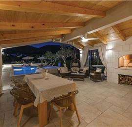 3 Bedroom Villa with Pool and Terrace near Trogir, Sleeps 6-8 